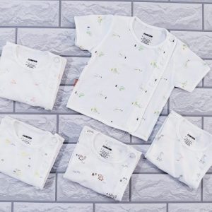 Áo họa tiết bác sĩ ngắn tay (Size 2) – CÚN CON