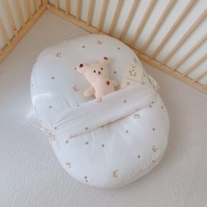 Gối chống trào có đai chống giật mình Monona kt 70*85 MNN006 – Kem Mèo